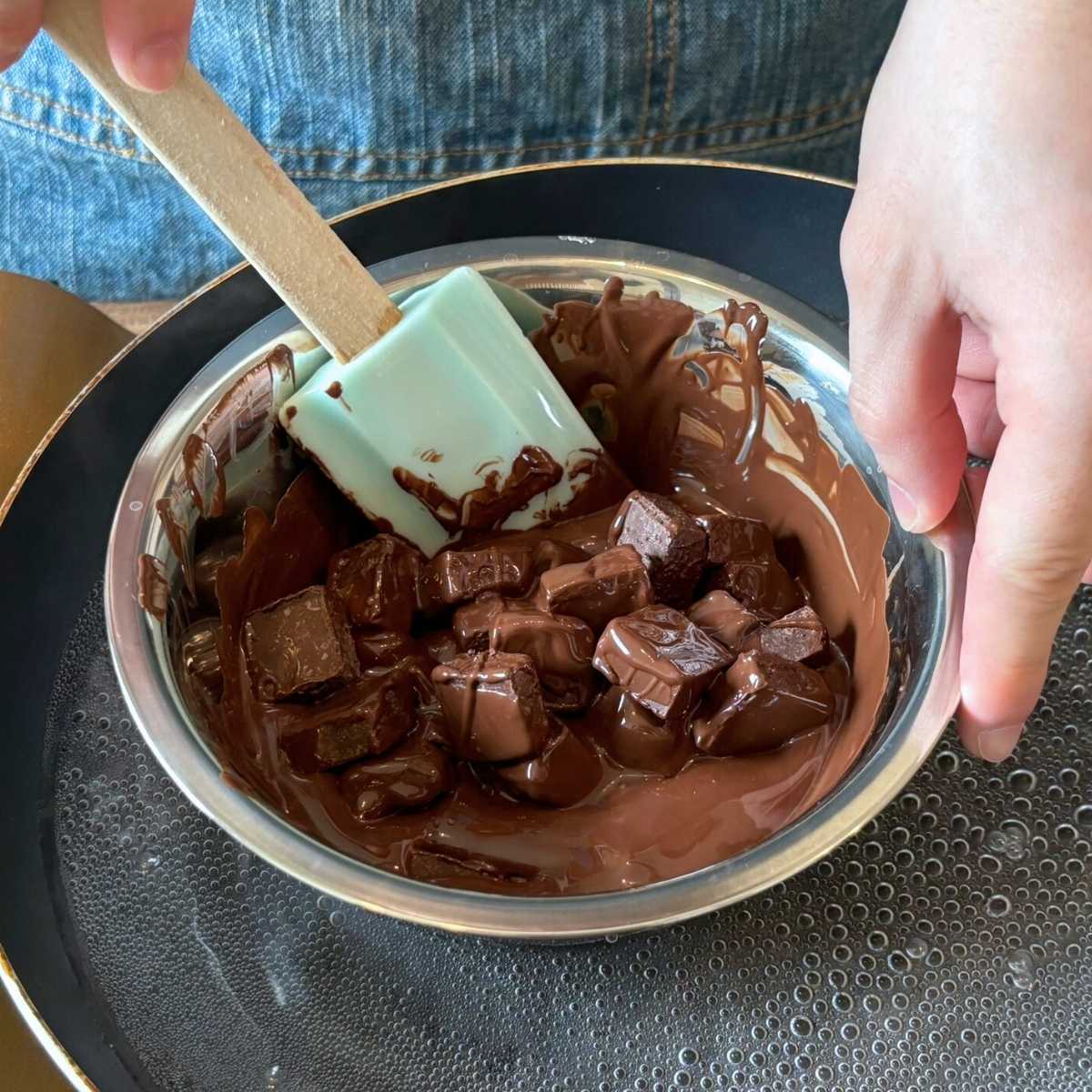 ウルトラミックス 早くキレイに固まるチョコレートでチョコバナナ100本作れるセット(棒+ミックスチョコ付)【夏期クール】 チョコバナナ お祭り 学園祭 夏祭り 文化祭 保護者会 屋台 簡単 キット