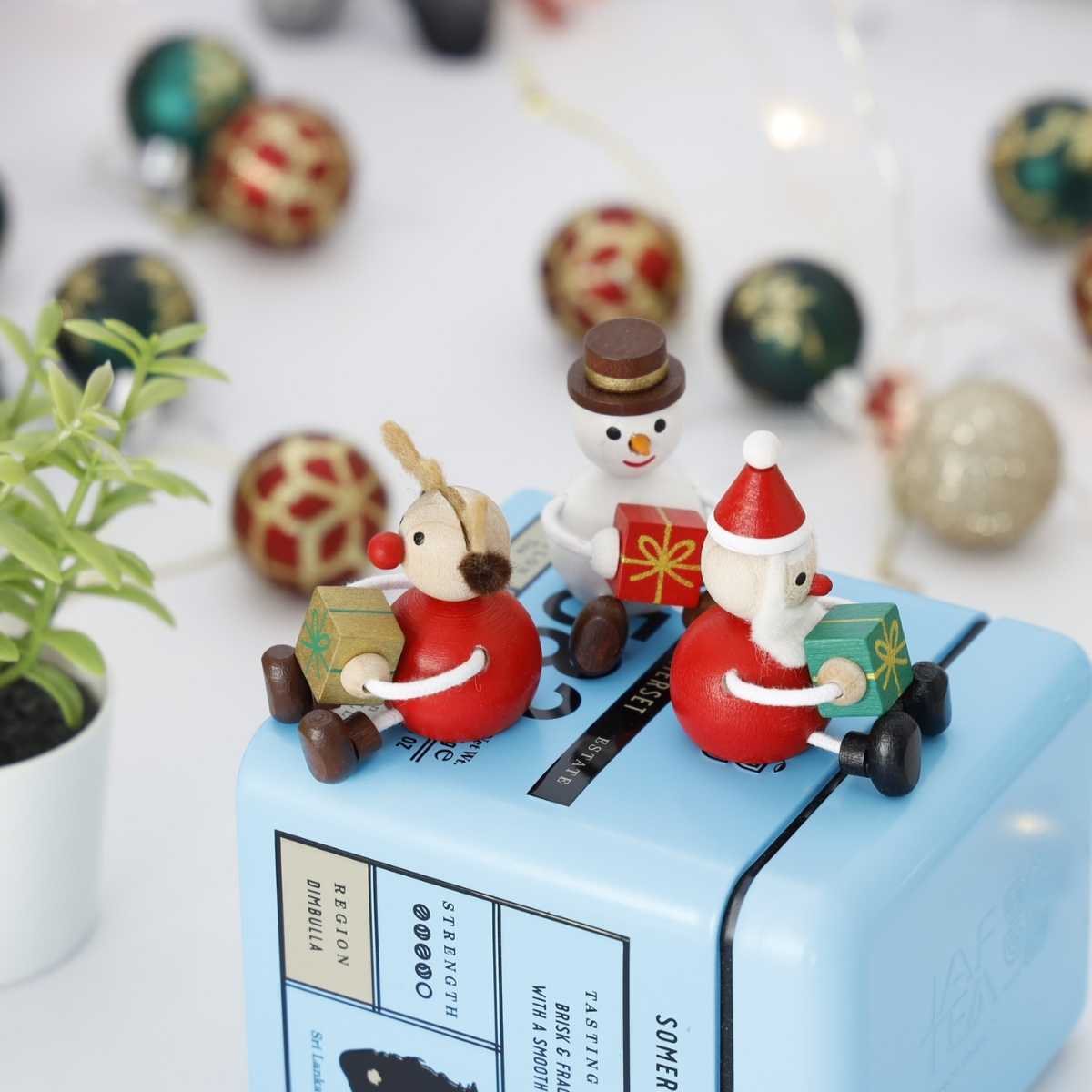 クリスマス 飾り レスニー ハラチキ レスニー・プレゼント Hracky チェコ産 クリスマス 木製人形 3点セット 正規品 サンタクロース スノーマン トナカイ チェコ 木製人形 手のひらサイズ クリスマス Cristmas Holiday