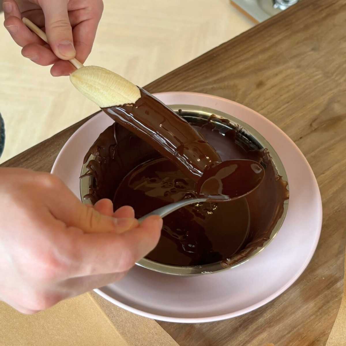 チョコバナナ 用チョコレート ウルトラミックス 早くキレイに固まるチョコレートでチョコバナナ100本作れるセット(棒100本付き)【夏期クール】 チョコバナナ お祭り 学園祭 夏祭り 文化祭 保護者会 屋台 簡単 キット