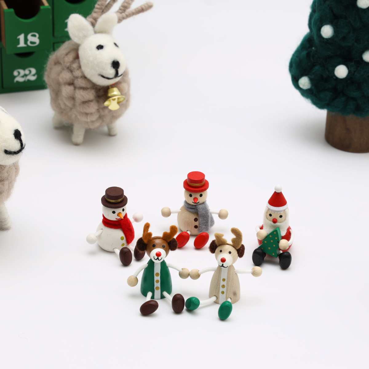 クリスマス 飾り レスニー ハラチキ Hracky チェコ産 クリスマス 木製人形 5点セット 正規品 サンタクロース トナカイ スノーマン チェコ 木製人形 クリスマス インテリア 木の人形 セット ギフト プレゼント 北欧 雑貨