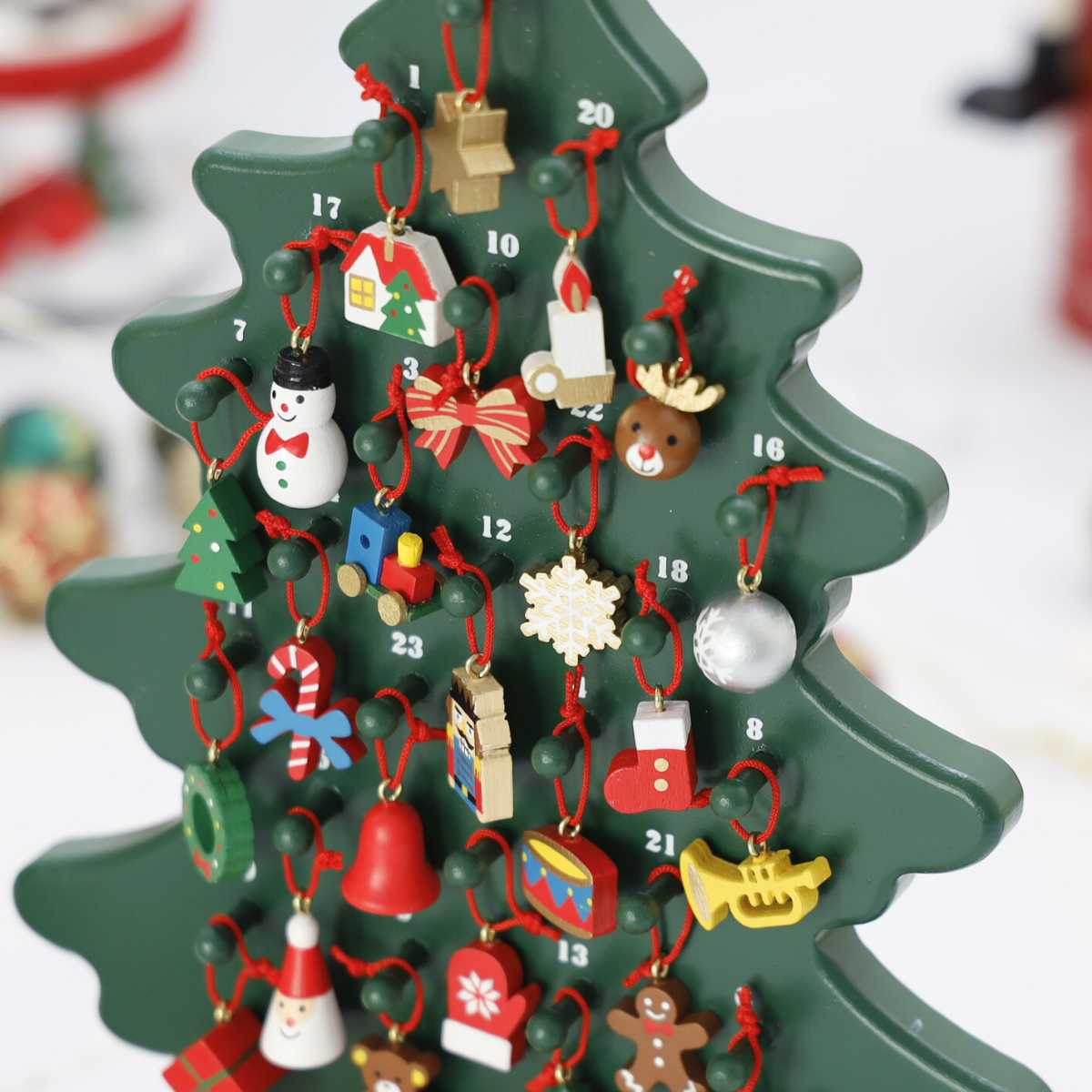クリスマスツリー 木製 アドベントツリー クリスマス ツリー型 アドベントカレンダー 木製ツリー サンタ トナカイ スノーマン 北欧 クリスマス デコレーション 装飾 ギフト プレゼント おもちゃ 玩具 木製 置物 インテリア