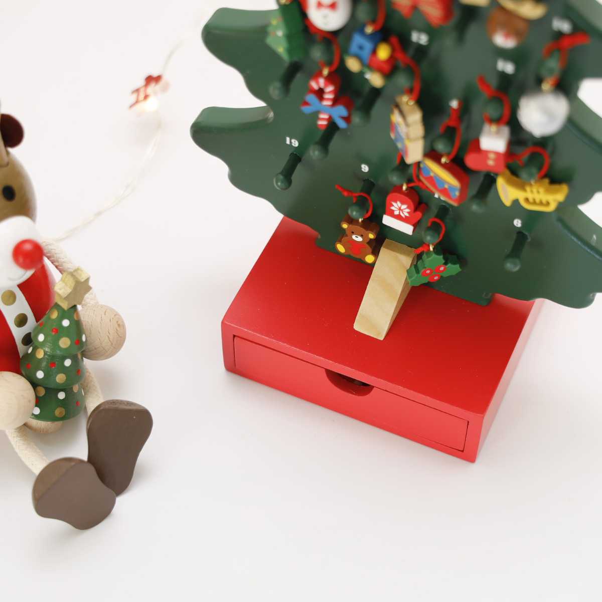 クリスマスツリー 木製 アドベントツリー クリスマス ツリー型 アドベントカレンダー 木製ツリー サンタ トナカイ スノーマン 北欧 クリスマス デコレーション 装飾 ギフト プレゼント おもちゃ 玩具 木製 置物 インテリア